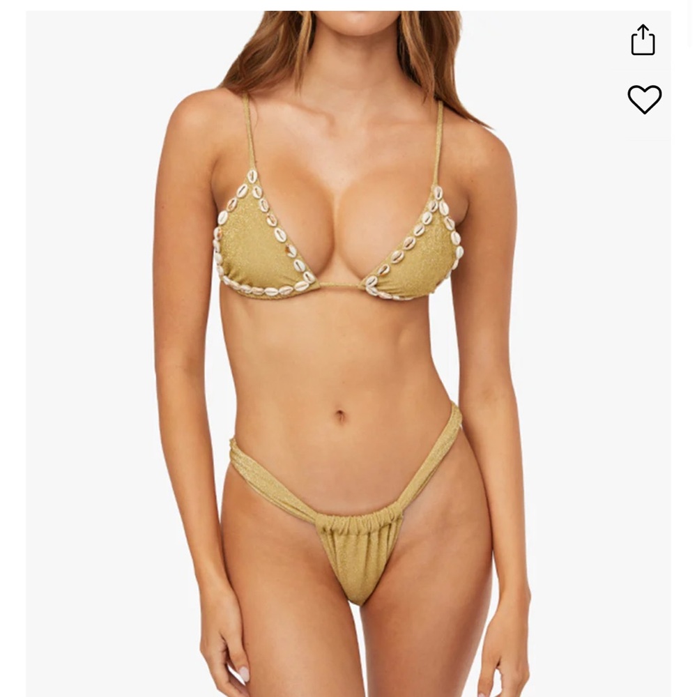 NWT WeWoreWhat shell border top and ruched cheeky bottom small top/med bottoms